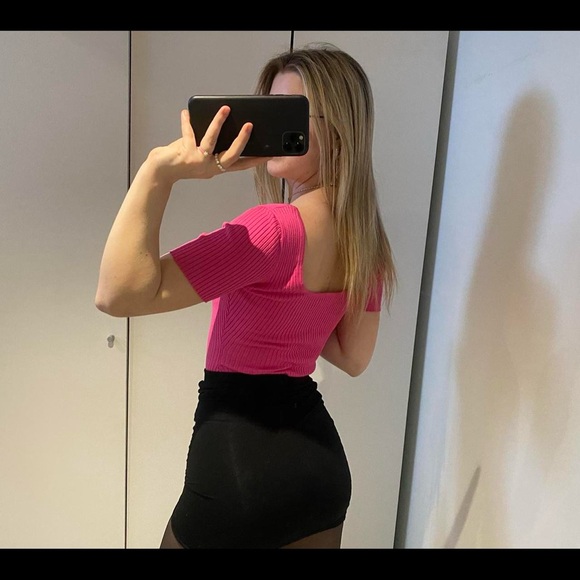 Hot pink square neck body suit - Picture 4 of 4